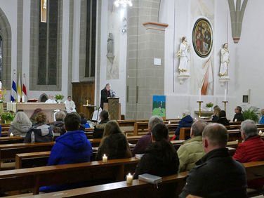 Lumen Christi - Auferstehungsmesse in St. Crescentius (Foto: Karl-Franz Thiede)